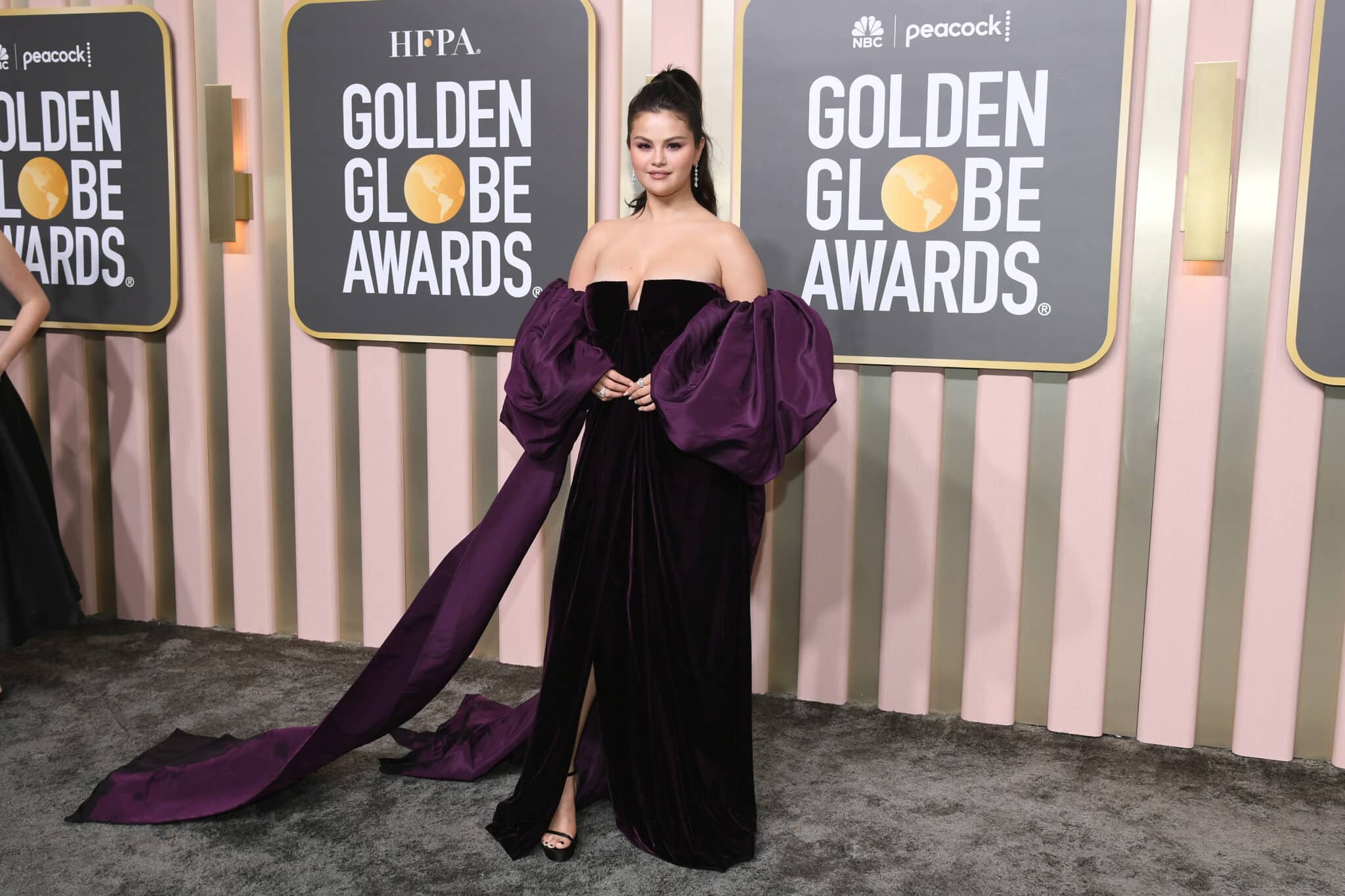 Selena Gomez on the Golden Globes 2023 red carpet.