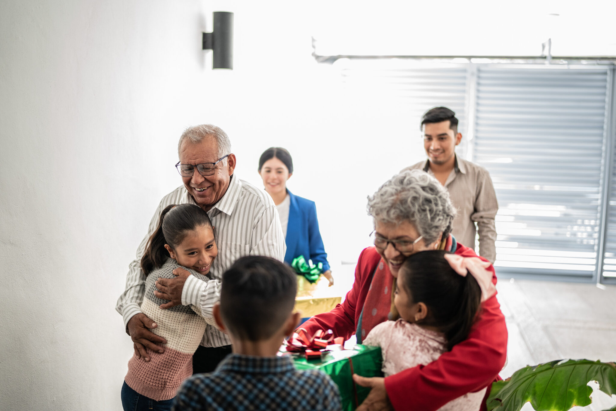 Mexican Grandson Reunites Family With Grandparents After 23 Years Without Seeing Them