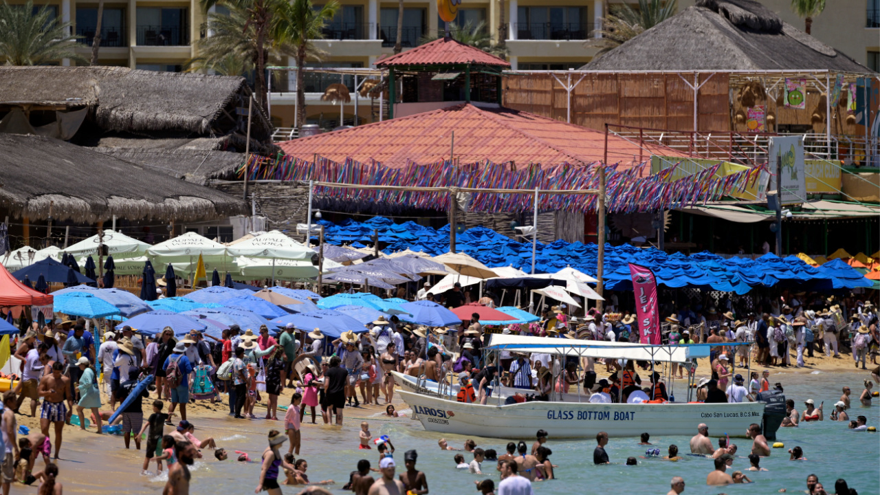 Mexico’s Tourism Is Up Big Time This Year and the Economy Is Benefiting Because of It