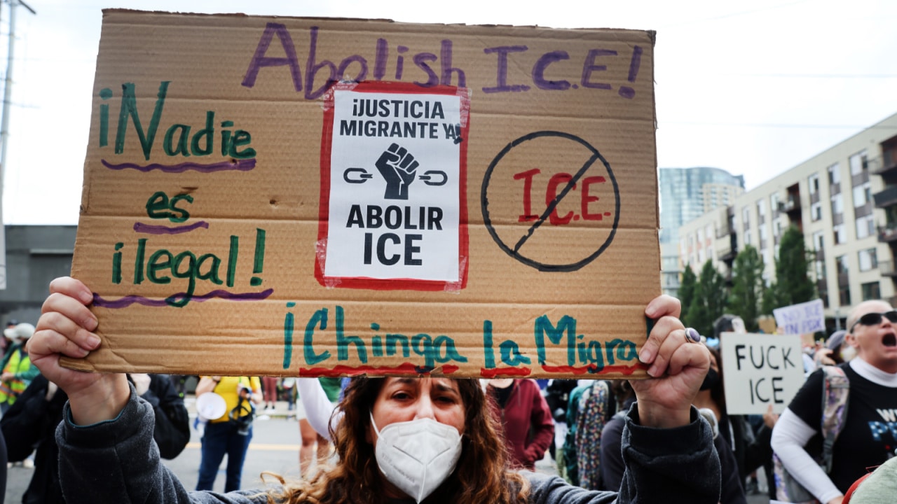DHS Plans To Pay Unaccompanied Minors $2,500 to Self-Deport and People Are Seriously Alarmed