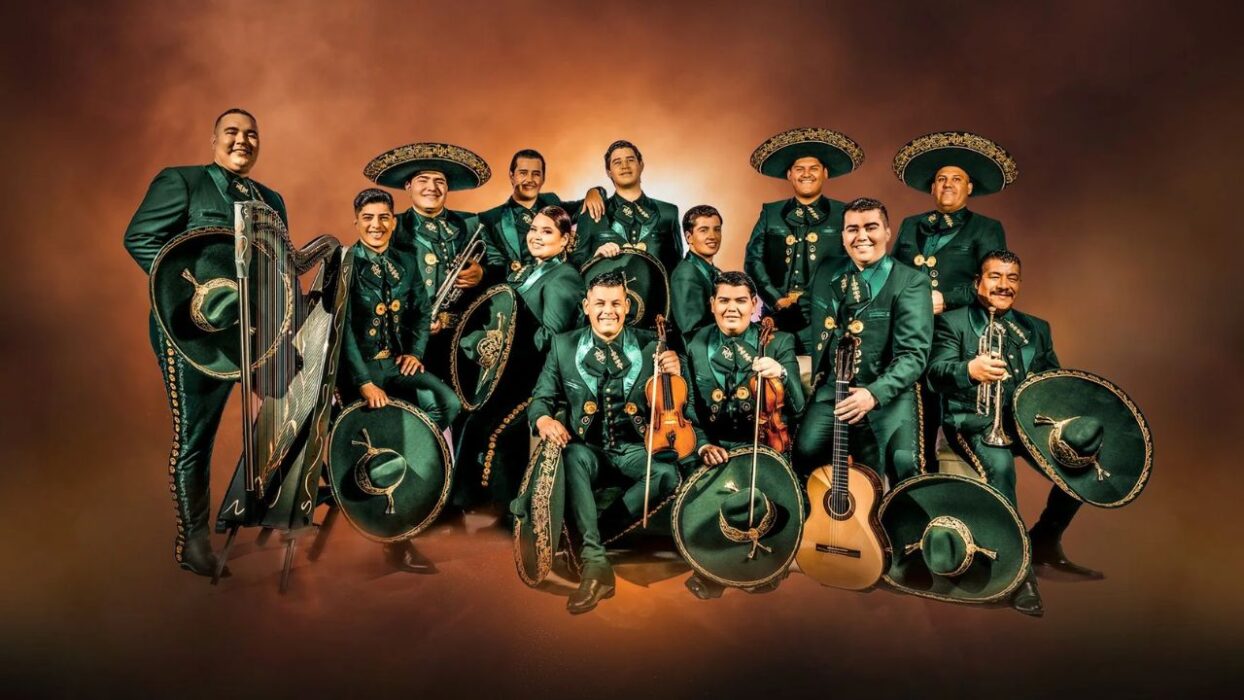 A Chicago Mariachi Played the National Anthem on Monday Night Football, and the Right Lost It Again